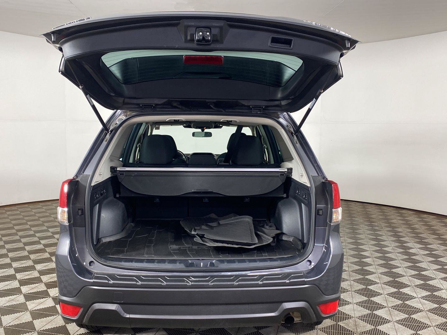 Used 2023 Subaru Forester Premium AWD/4WD image 7
