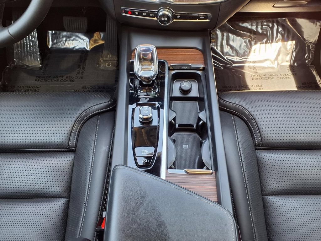 Certified 2023 Volvo XC60 B5 Ultimate w/ Climate Package AWD/4WD image 20