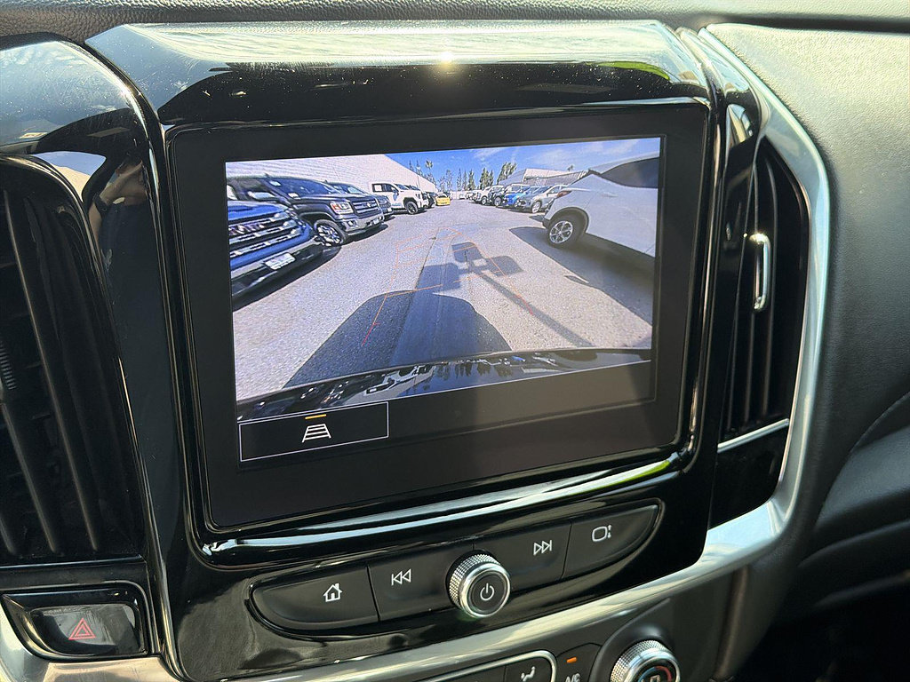 Used 2022 Chevrolet Traverse LT FWD image 13
