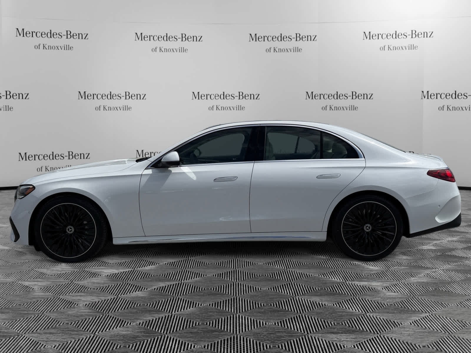 New 2026 Mercedes-Benz E 450 4MATIC Sedan video 2