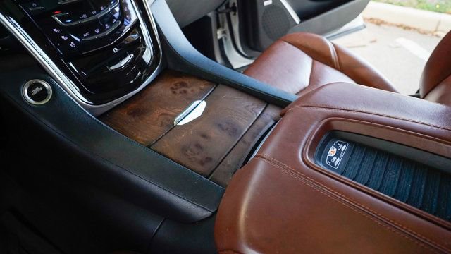 Used 2019 Cadillac Escalade ESV Premium Luxury image 54