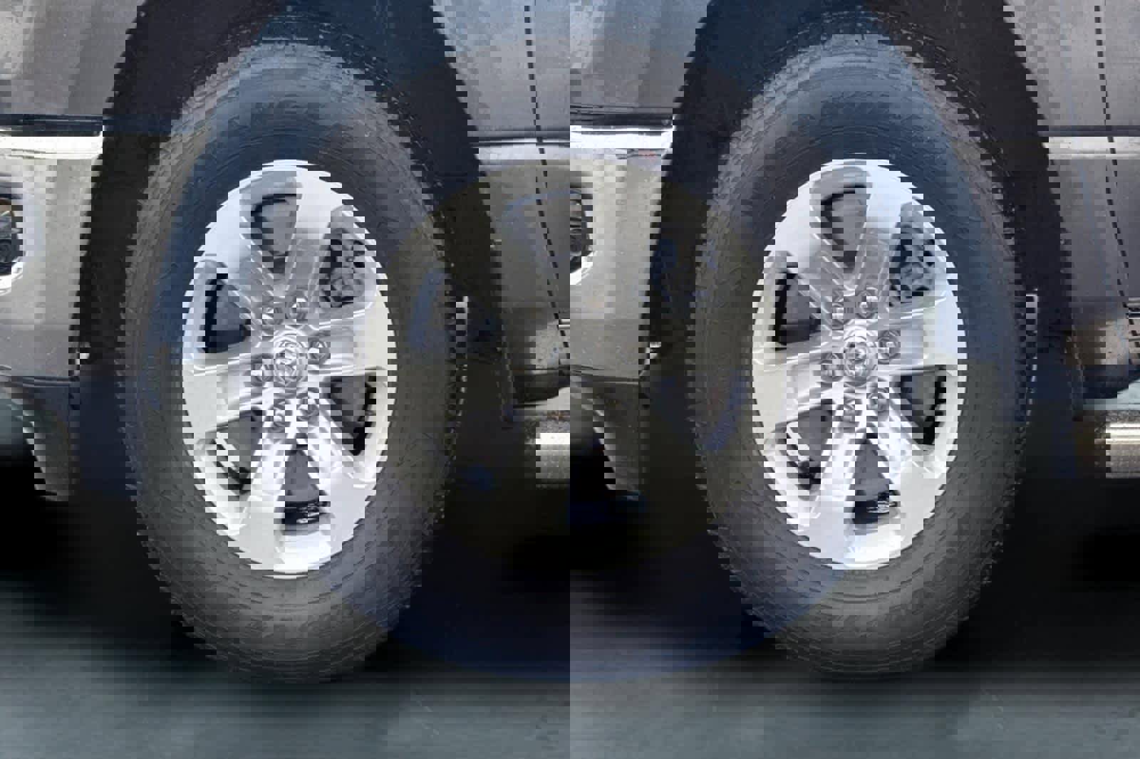 Used 2024 RAM 1500 Laramie image 30