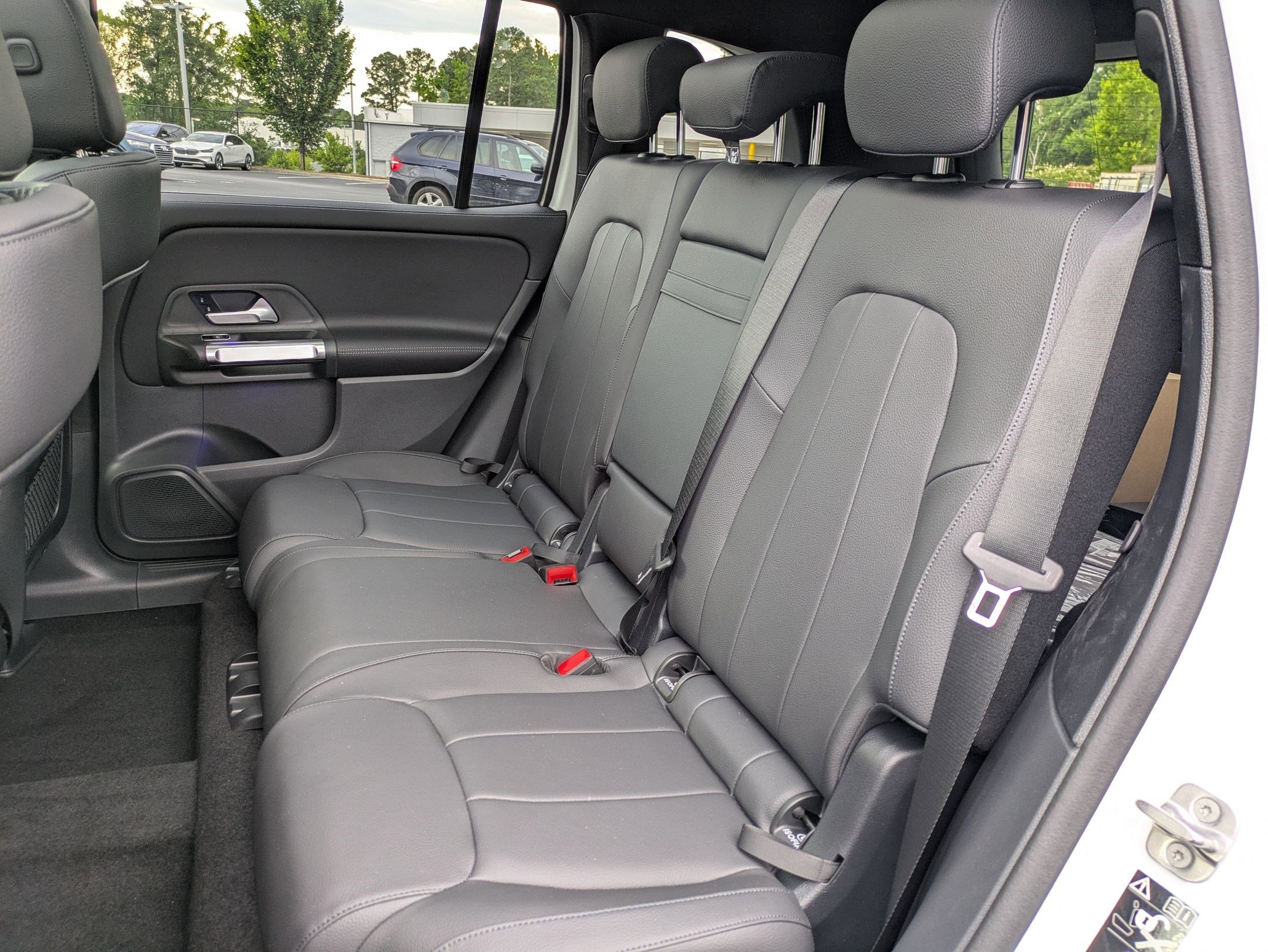 New 2025 Mercedes-Benz GLB 250 image 32