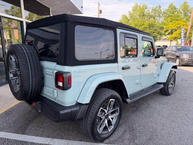 Used 2024 Jeep Wrangler Unlimited w/ Convenience Group AWD/4WD image 14