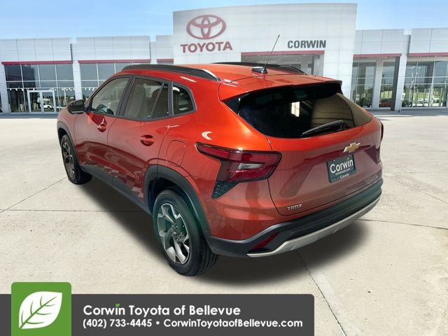 Used 2024 Chevrolet Trax LT w/ Driver Confidence Package image 6