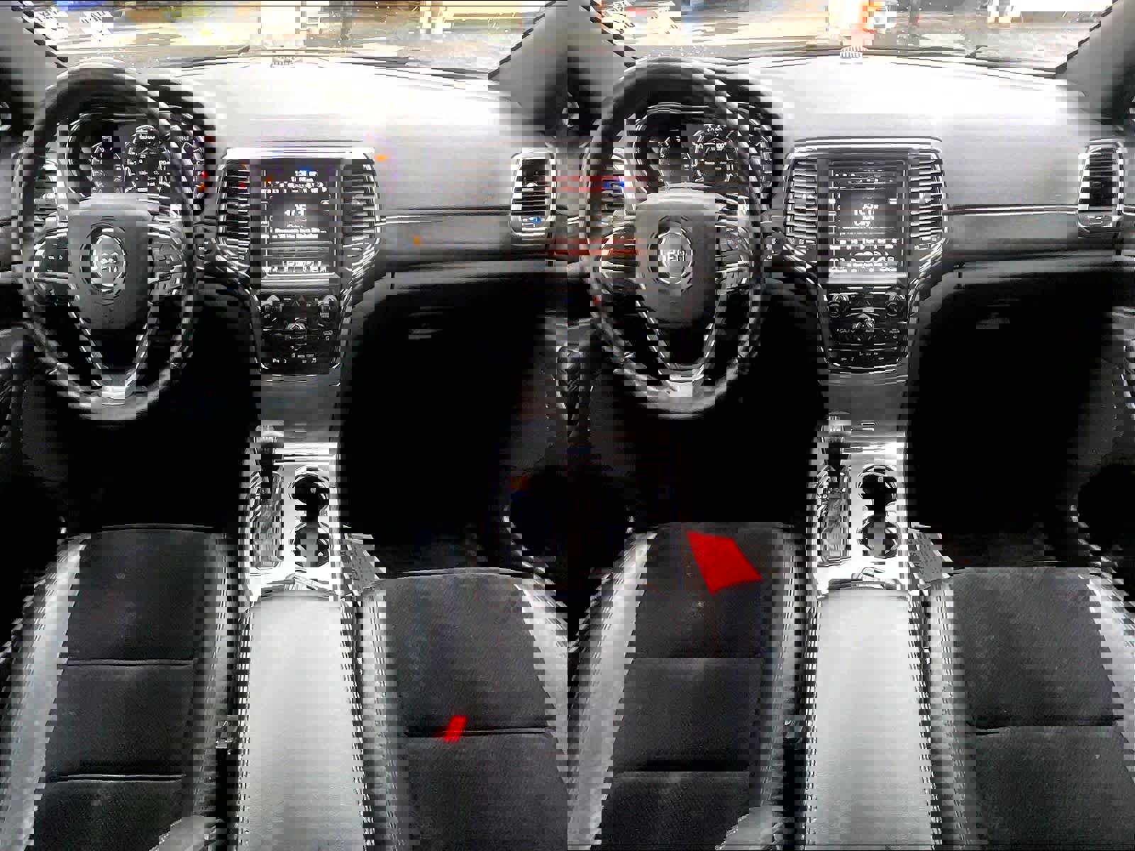 Used 2017 Jeep Grand Cherokee Altitude image 16