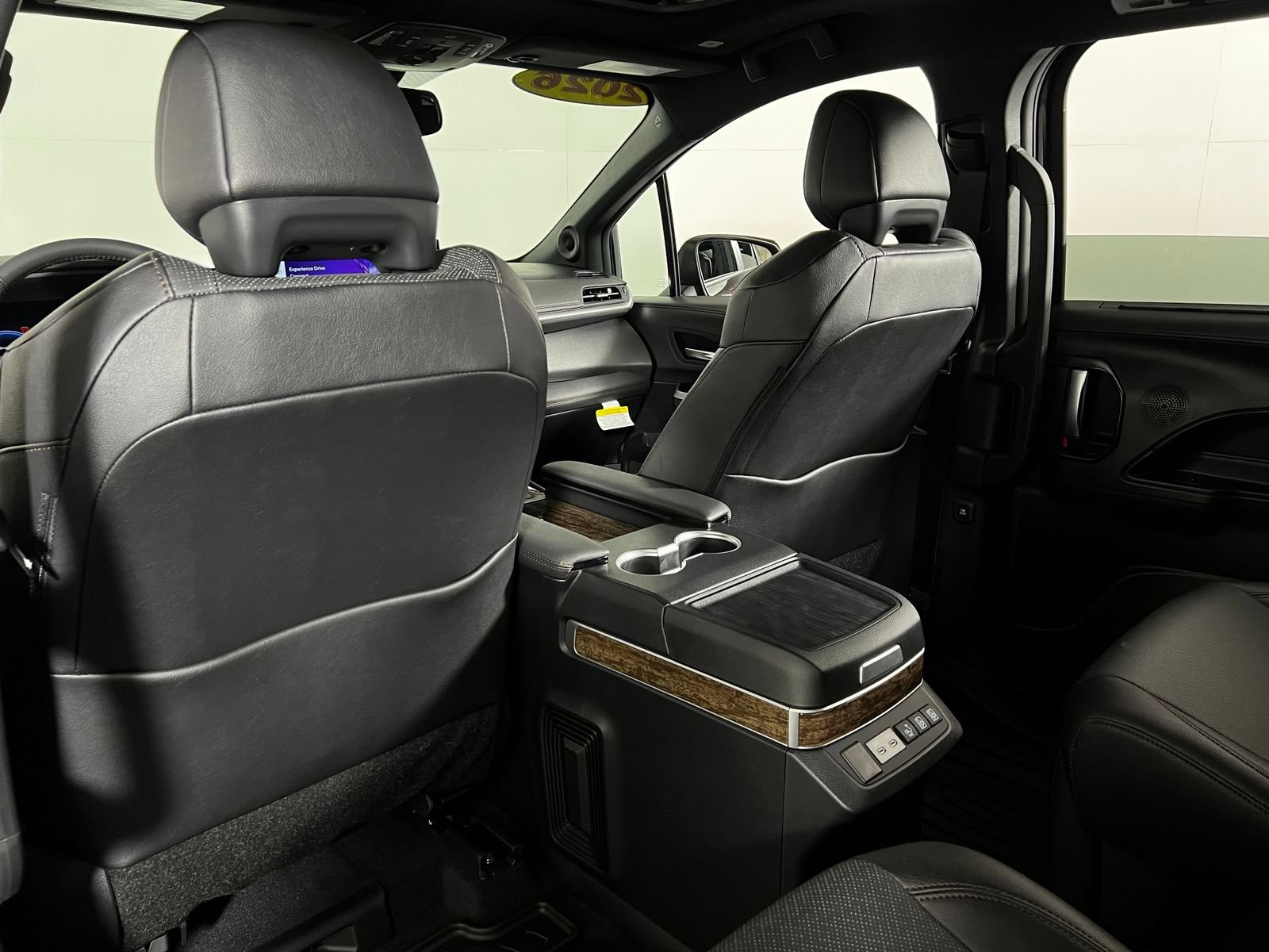 Used 2026 Toyota Sienna Limited FWD image 23