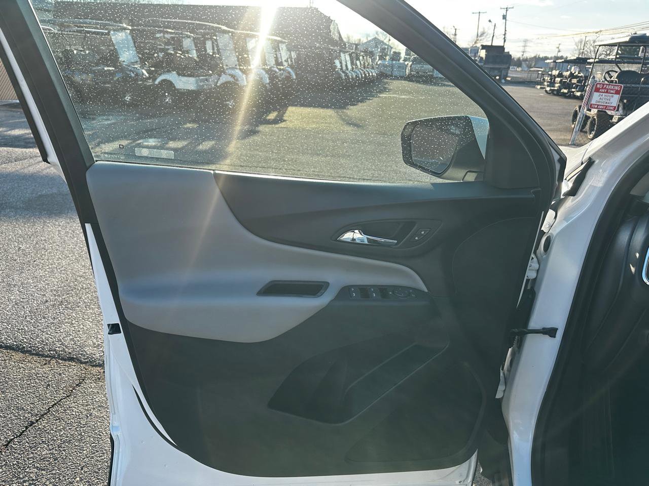 Used 2019 Chevrolet Equinox LT FWD image 16