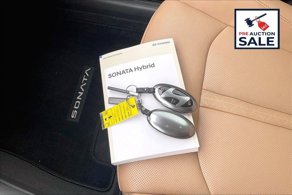 Used 2025 Hyundai Sonata Limited image 11