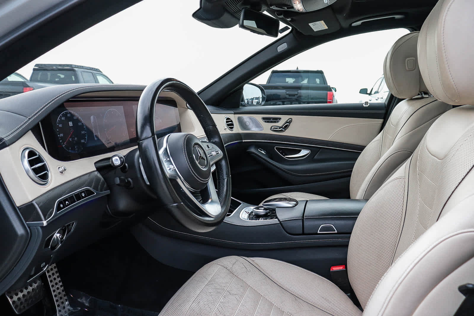 Used 2018 Mercedes-Benz S 560 Sedan image 23