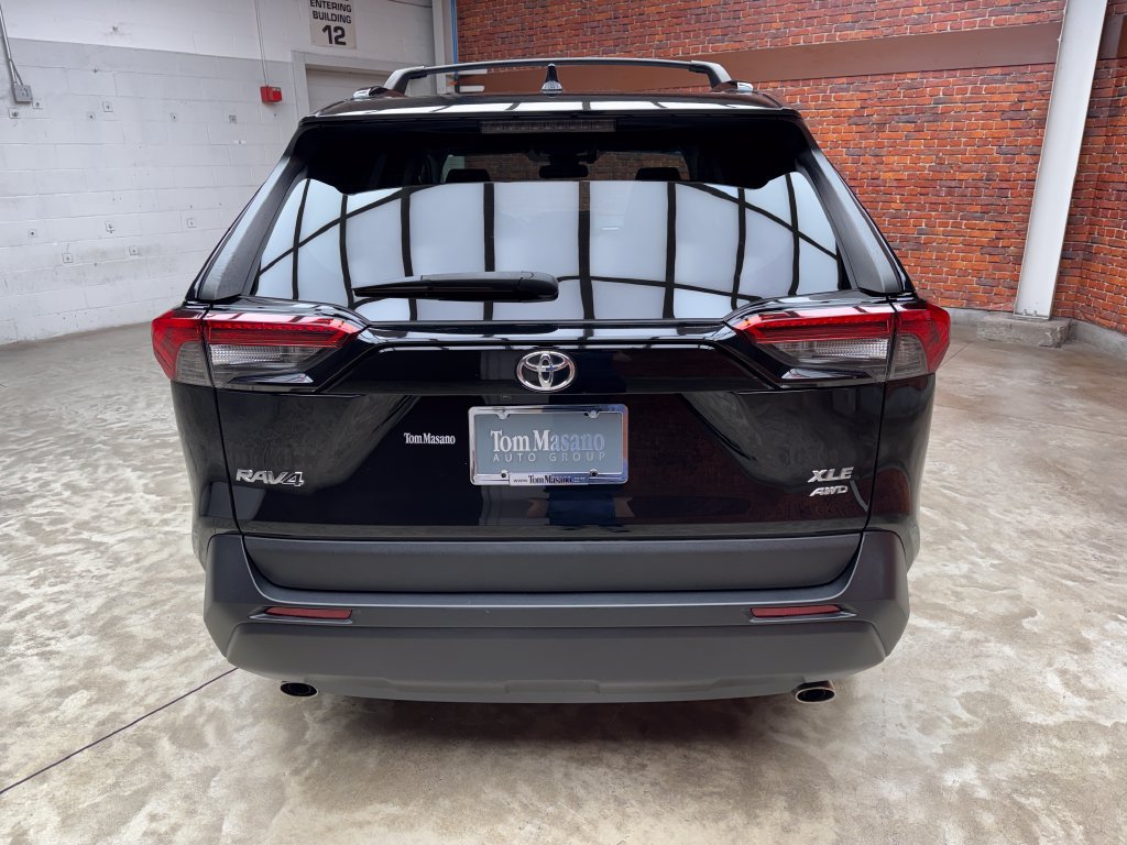 Used 2020 Toyota RAV4 XLE w/ Convenience Package AWD/4WD image 4