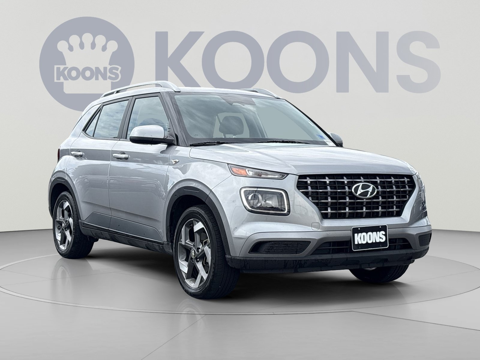 Certified 2025 Hyundai Venue SEL FWD image 10