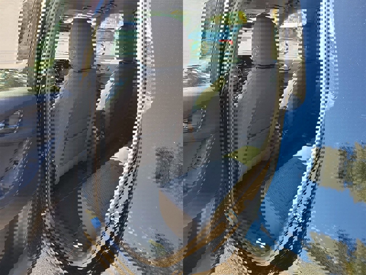 Used 2025 Chevrolet Equinox LT image 9