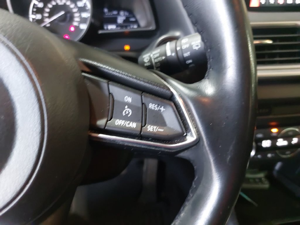 Used 2018 MAZDA MAZDA3 Touring FWD image 17