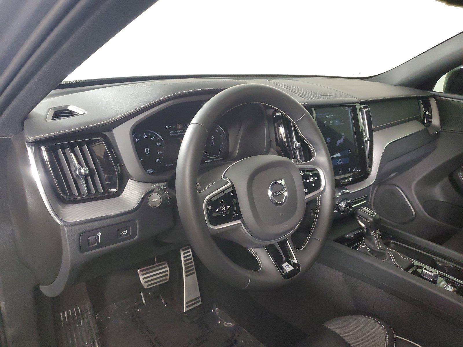 Used 2020 Volvo XC60 T5 R-Design w/ Protection Package Premier AWD/4WD image 23
