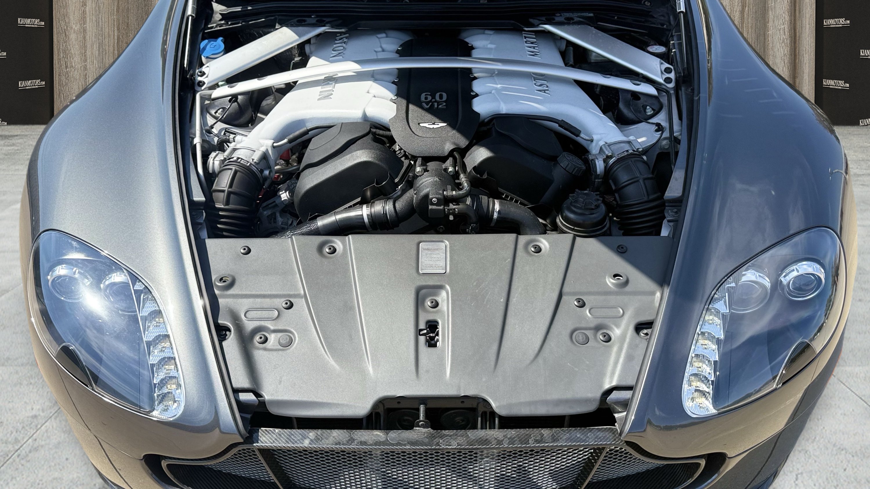Used 2015 Aston Martin V12 Vantage S RWD image 23