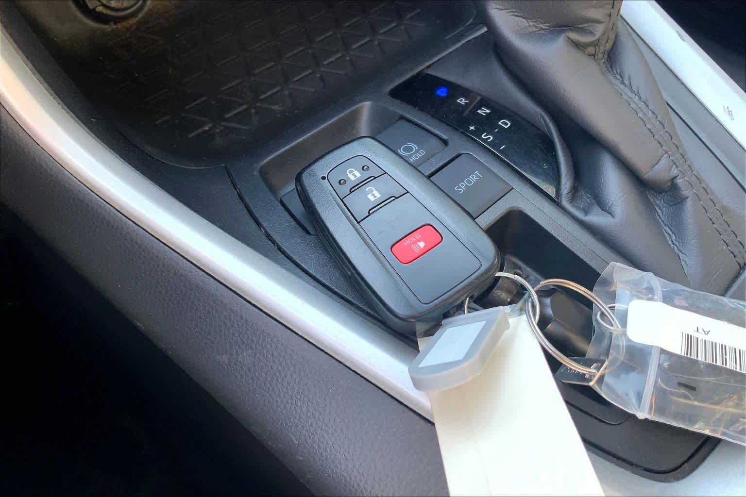 Used 2025 Toyota RAV4 XLE FWD image 14