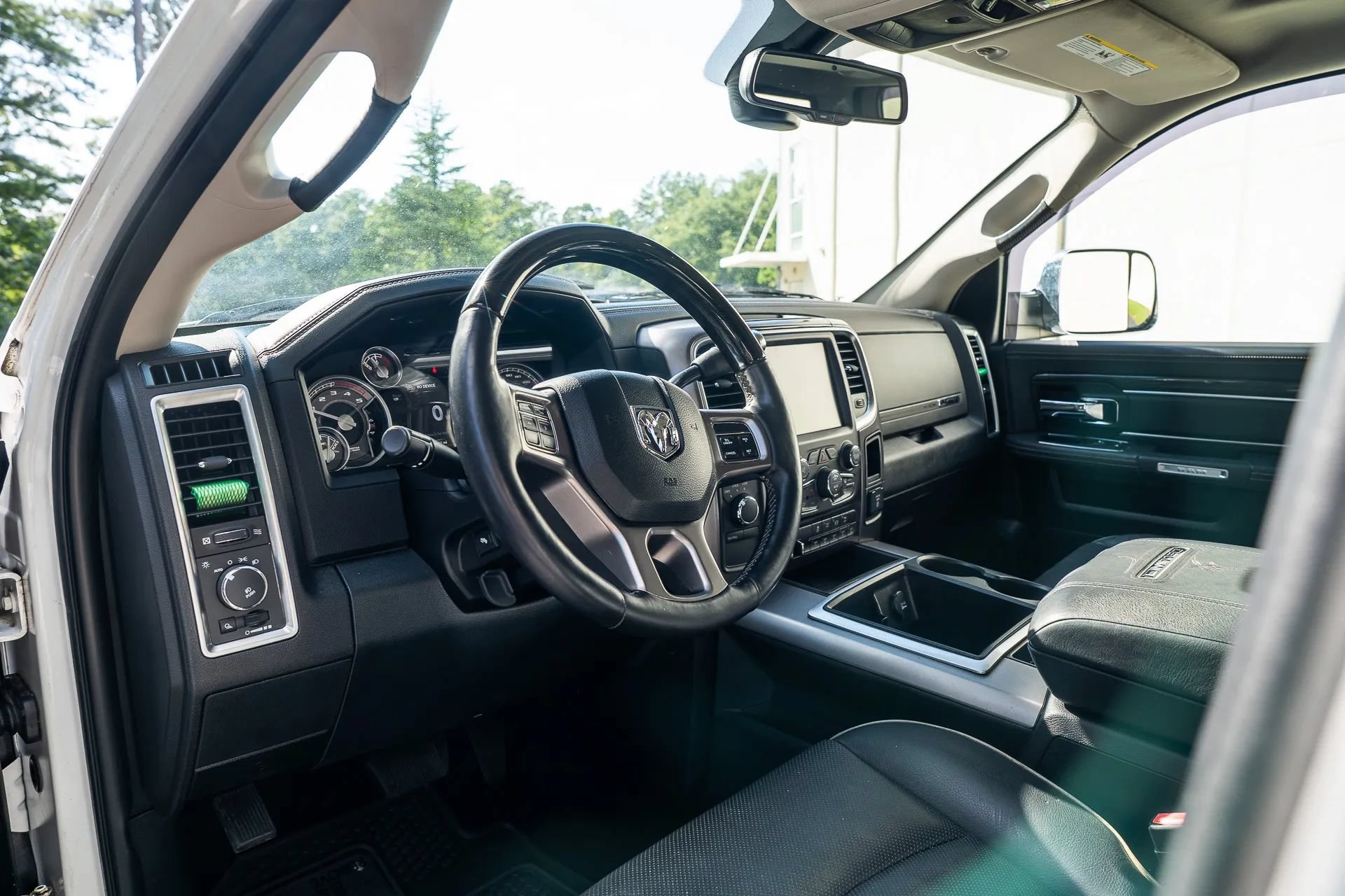 Used 2015 RAM 2500 Limited AWD/4WD image 20