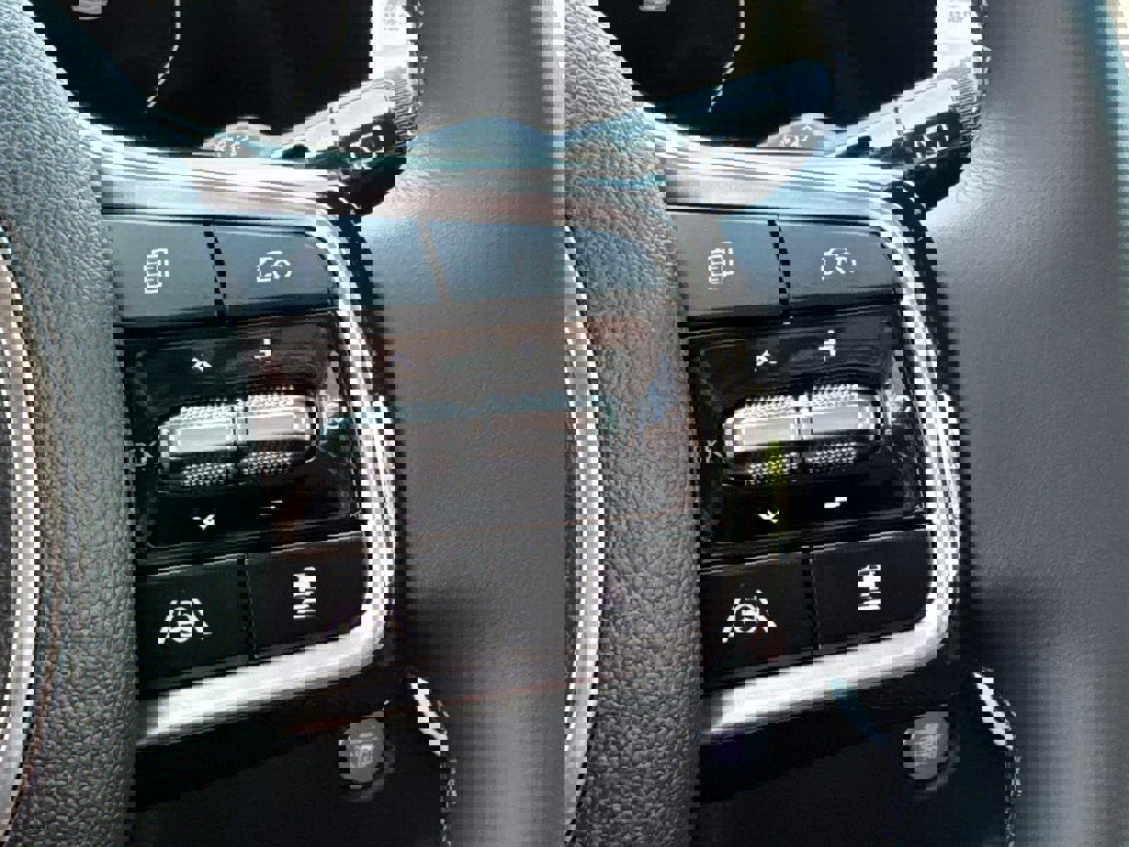 New 2026 Kia Carnival SX w/ SX Dark Edition Package image 32