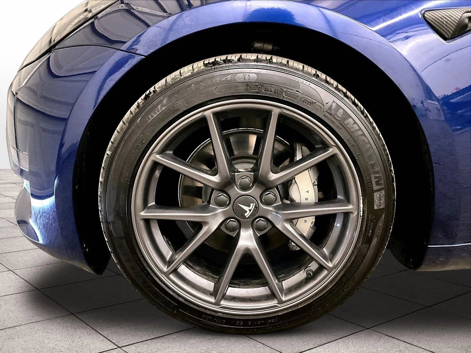 Used 2023 Tesla Model 3 Standard Range image 8
