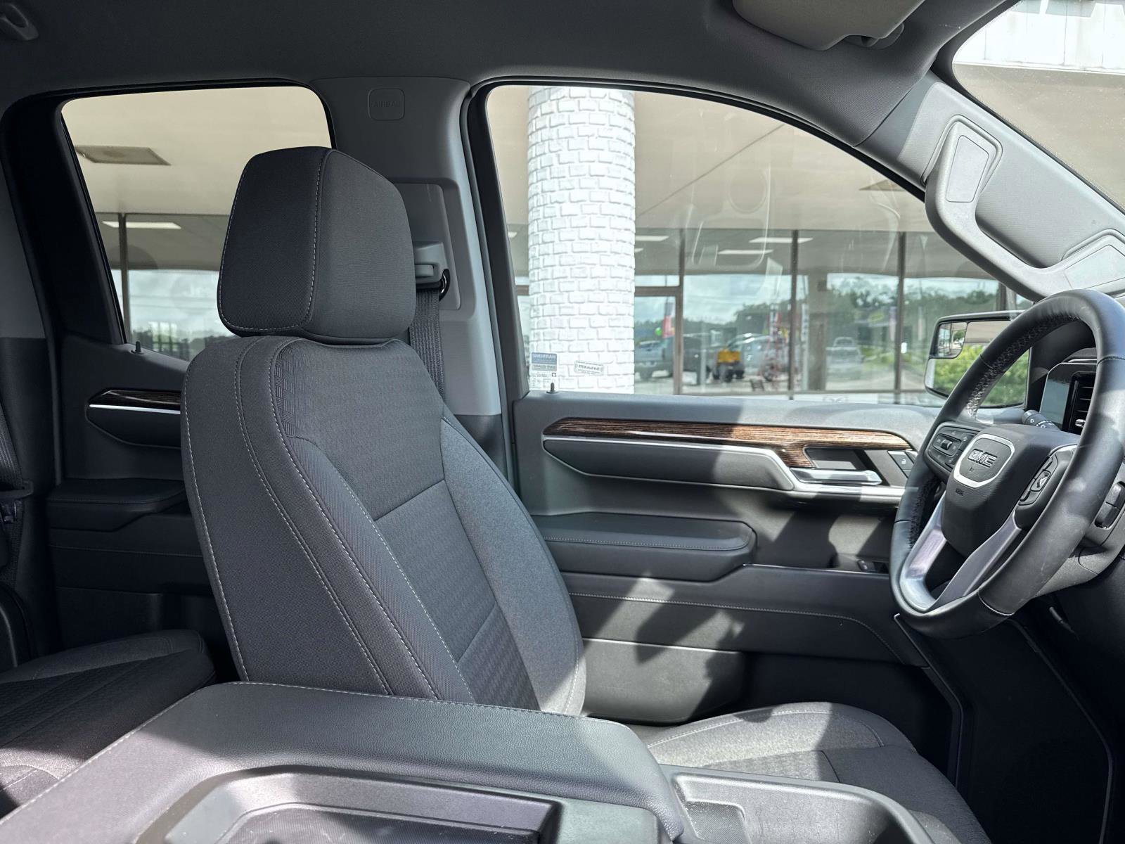 Used 2024 GMC Sierra 1500 Elevation image 10