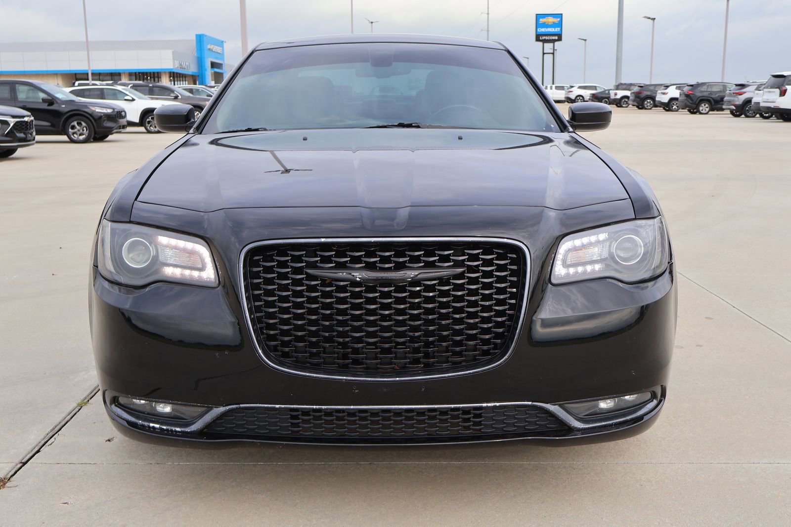 Used 2018 Chrysler 300 S RWD image 3