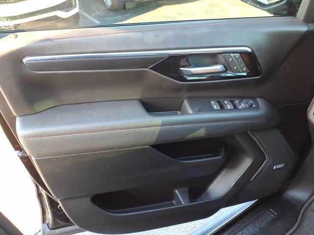 Used 2025 Chevrolet Suburban RST w/ Comfort Package AWD/4WD image 31