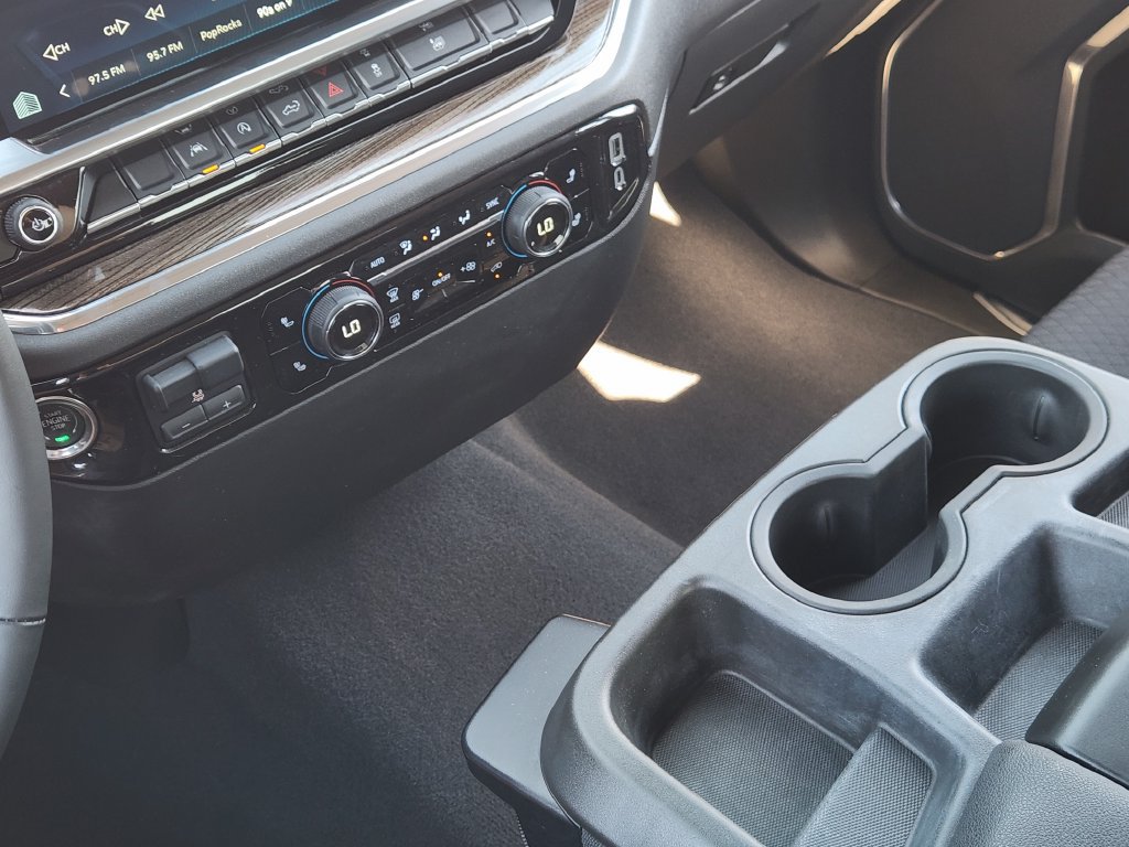 Used 2023 Chevrolet Silverado 1500 LT AWD/4WD image 19