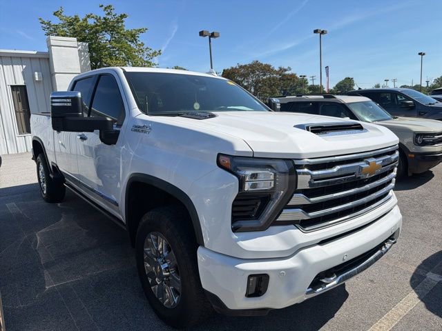 Used 2024 Chevrolet Silverado 2500 High Country w/ LPO, Dark Essentials Package AWD/4WD image 4