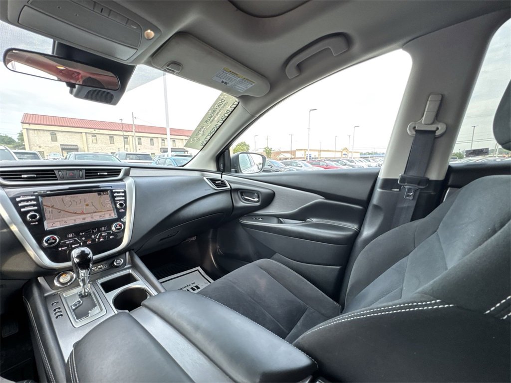 Used 2020 Nissan Murano SV image 11