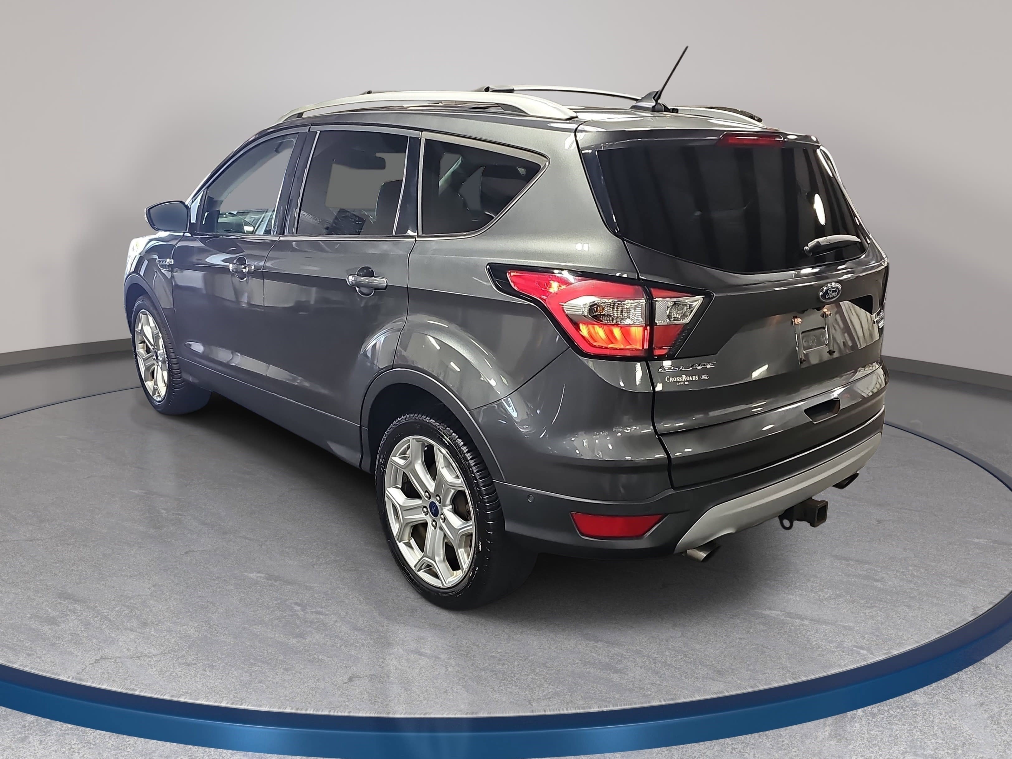 Used 2018 Ford Escape Titanium w/ Ford Safe & Smart Package AWD/4WD image 7
