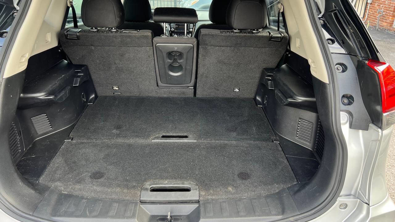 Used 2019 Nissan Rogue SV w/ Sun & Sound Touring Package AWD/4WD image 26