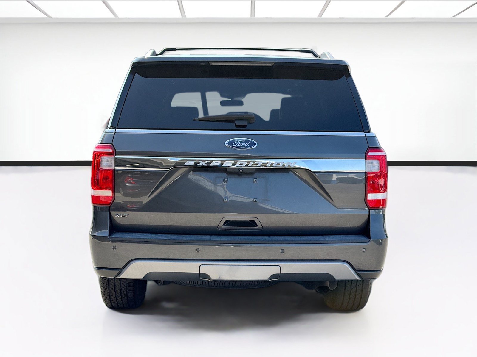 Used 2020 Ford Expedition XLT w/ Equipment Group 202A RWD image 5