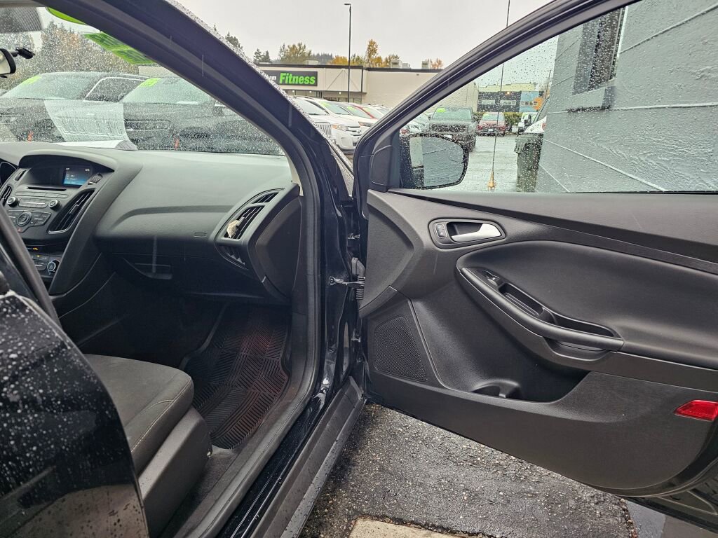 Used 2016 Ford Focus SE image 10