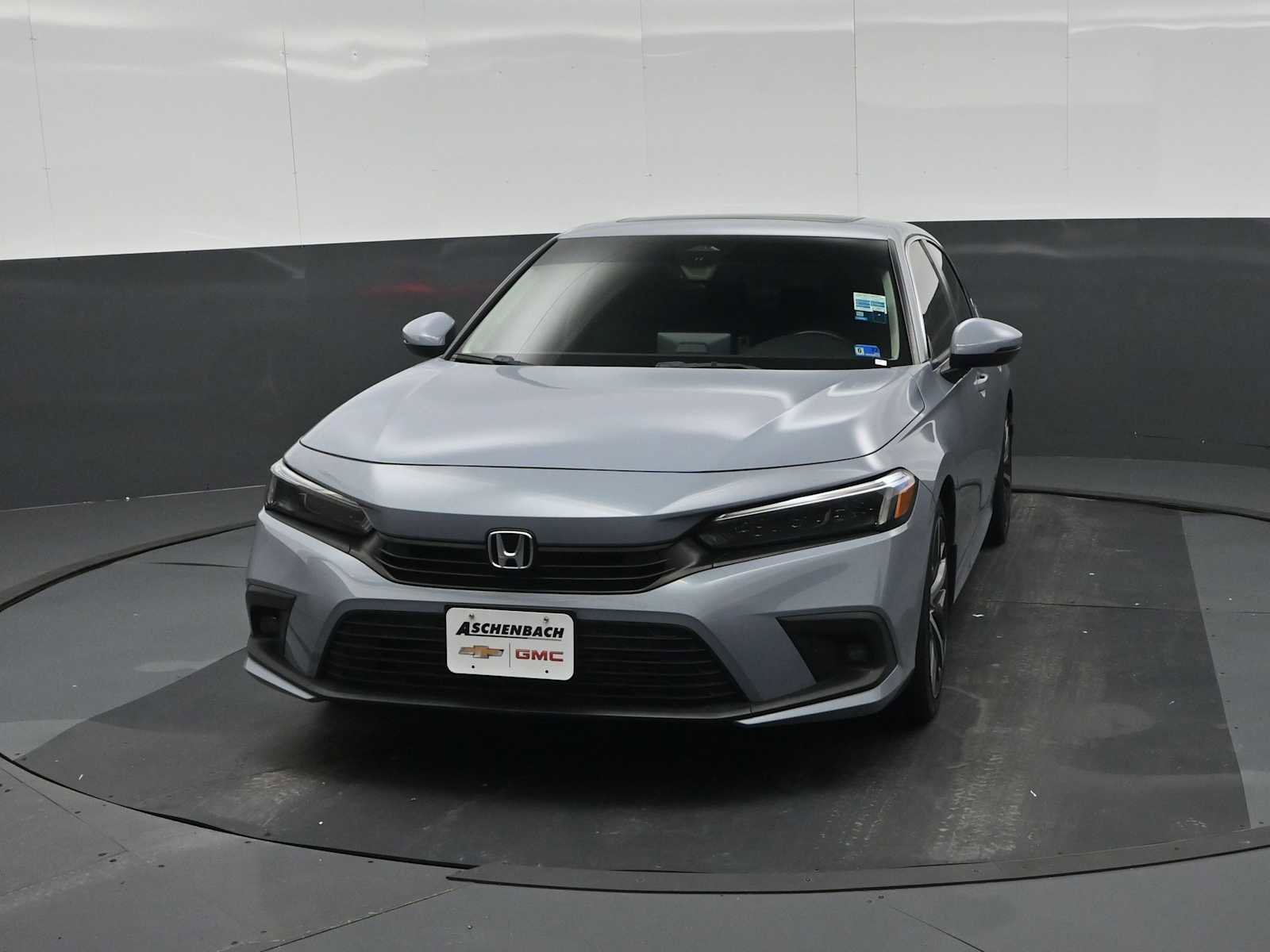 Used 2022 Honda Civic Touring image 5