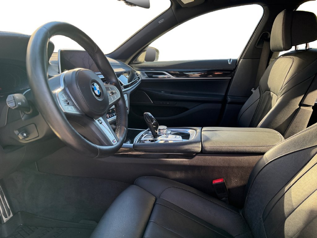 Used 2022 BMW 740i xDrive w/ M Sport Package AWD/4WD image 22