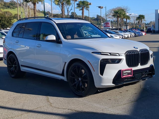 Used 2024 BMW X7 xDrive40i w/ M Sport Package video 3