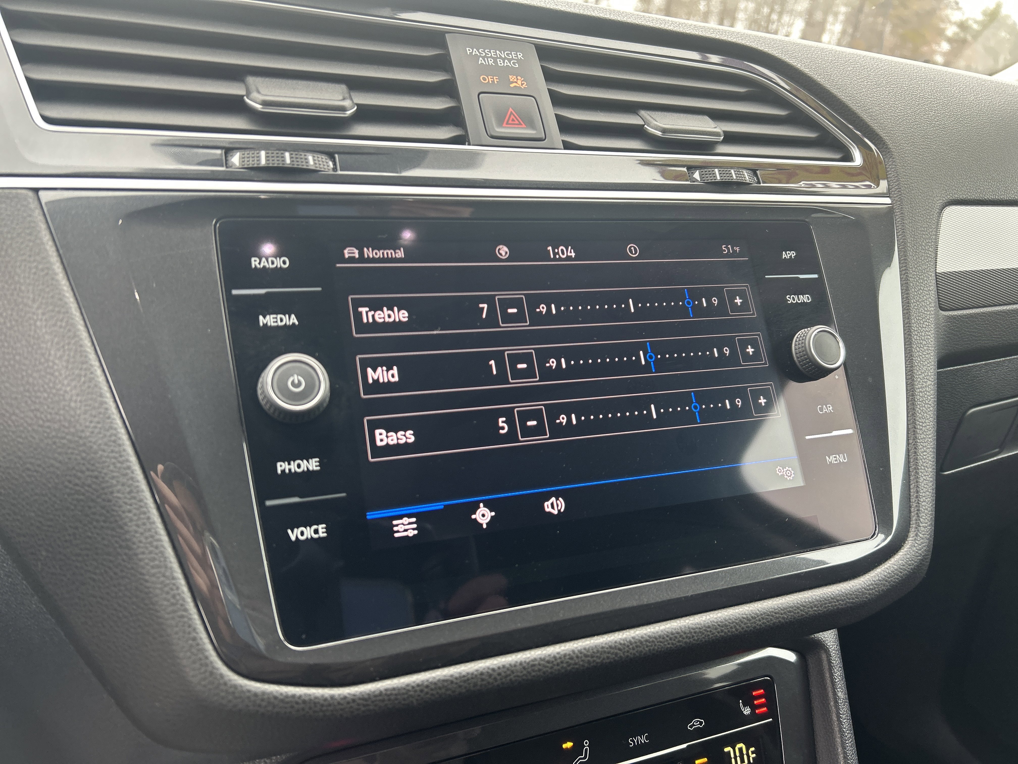 Used 2024 Volkswagen Tiguan SE image 18