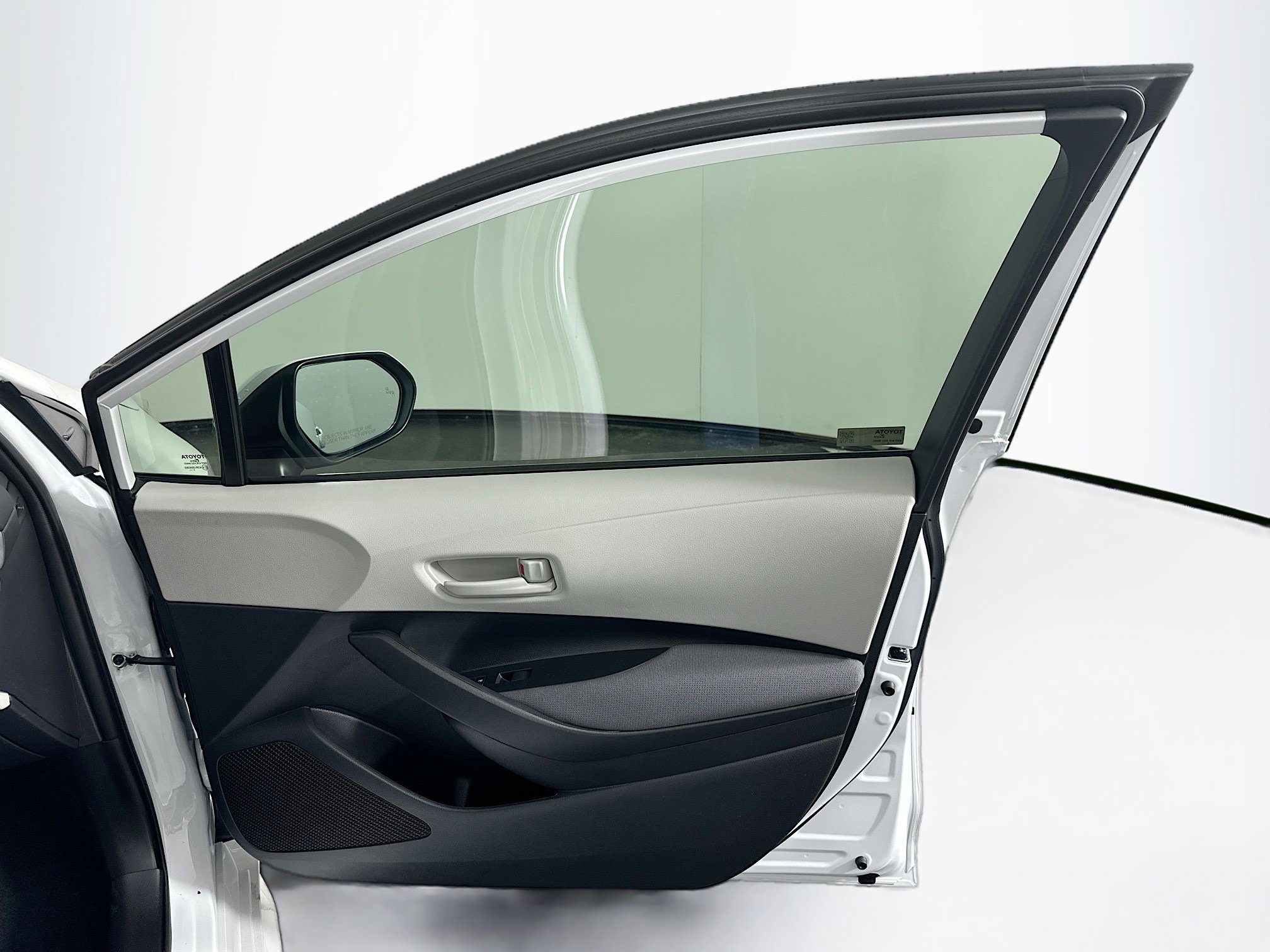 Used 2026 Toyota Corolla LE image 31