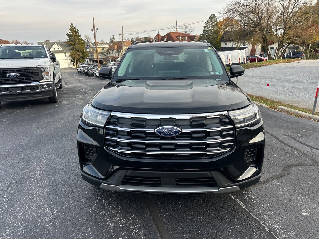 New 2026 Ford Explorer Active image 2