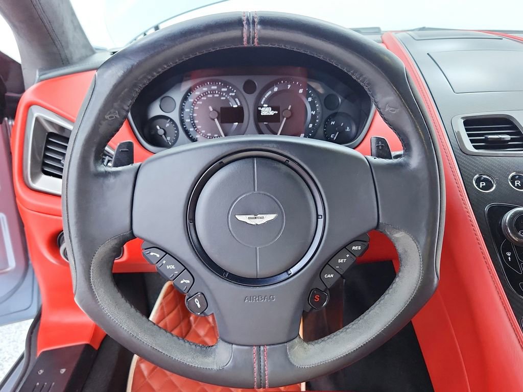 Used 2014 Aston Martin Vanquish Coupe image 25