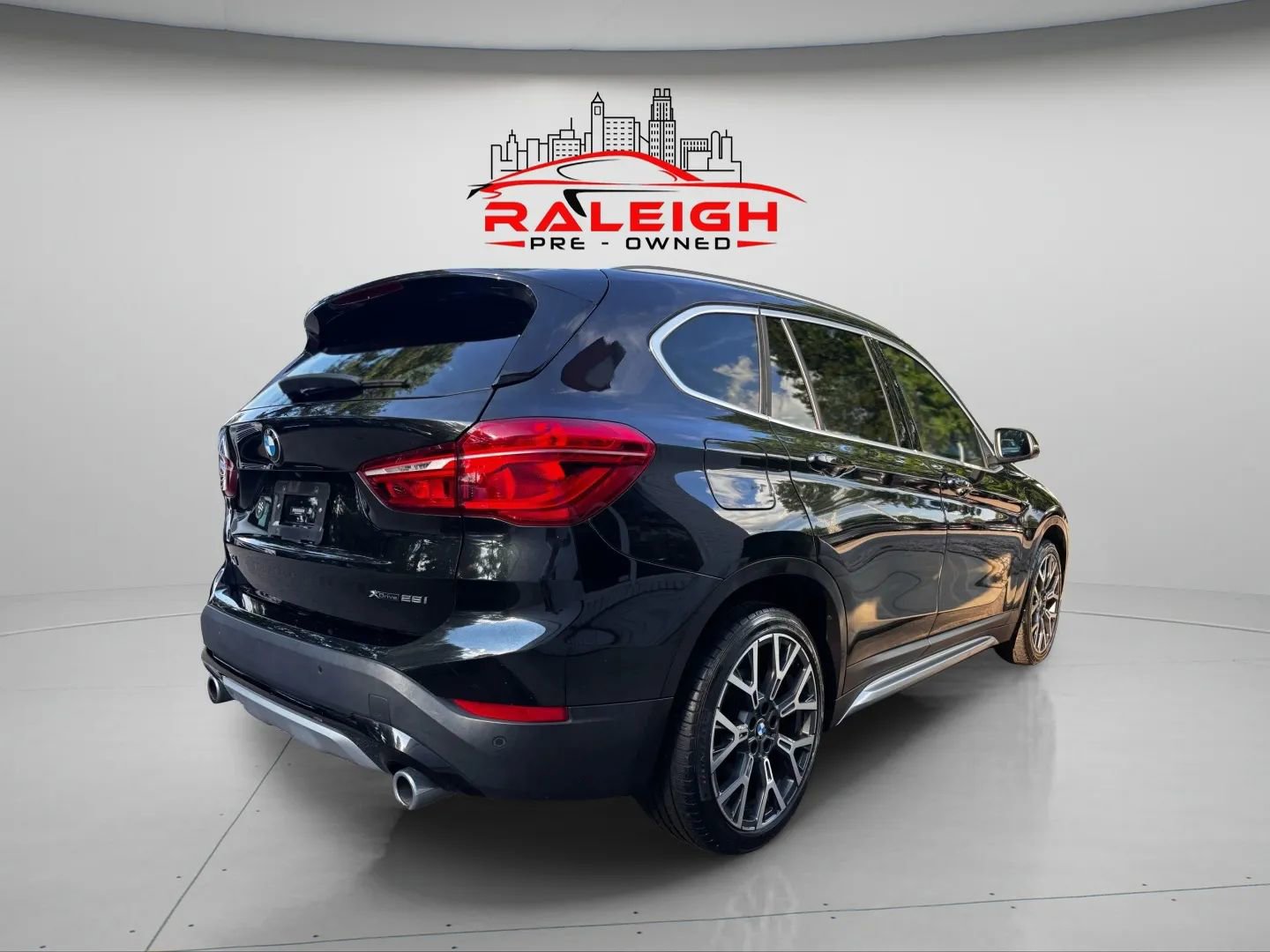 Used 2021 BMW X1 xDrive28i w/ Convenience Package AWD/4WD image 9