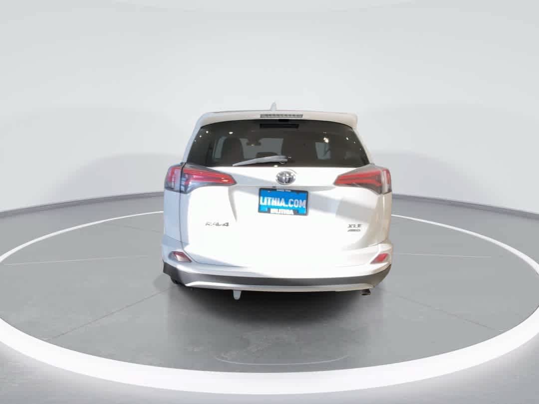 Used 2018 Toyota RAV4 XLE AWD/4WD image 7