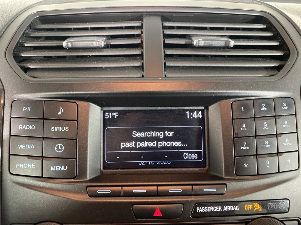 Used 2018 Ford Explorer XLT image 3