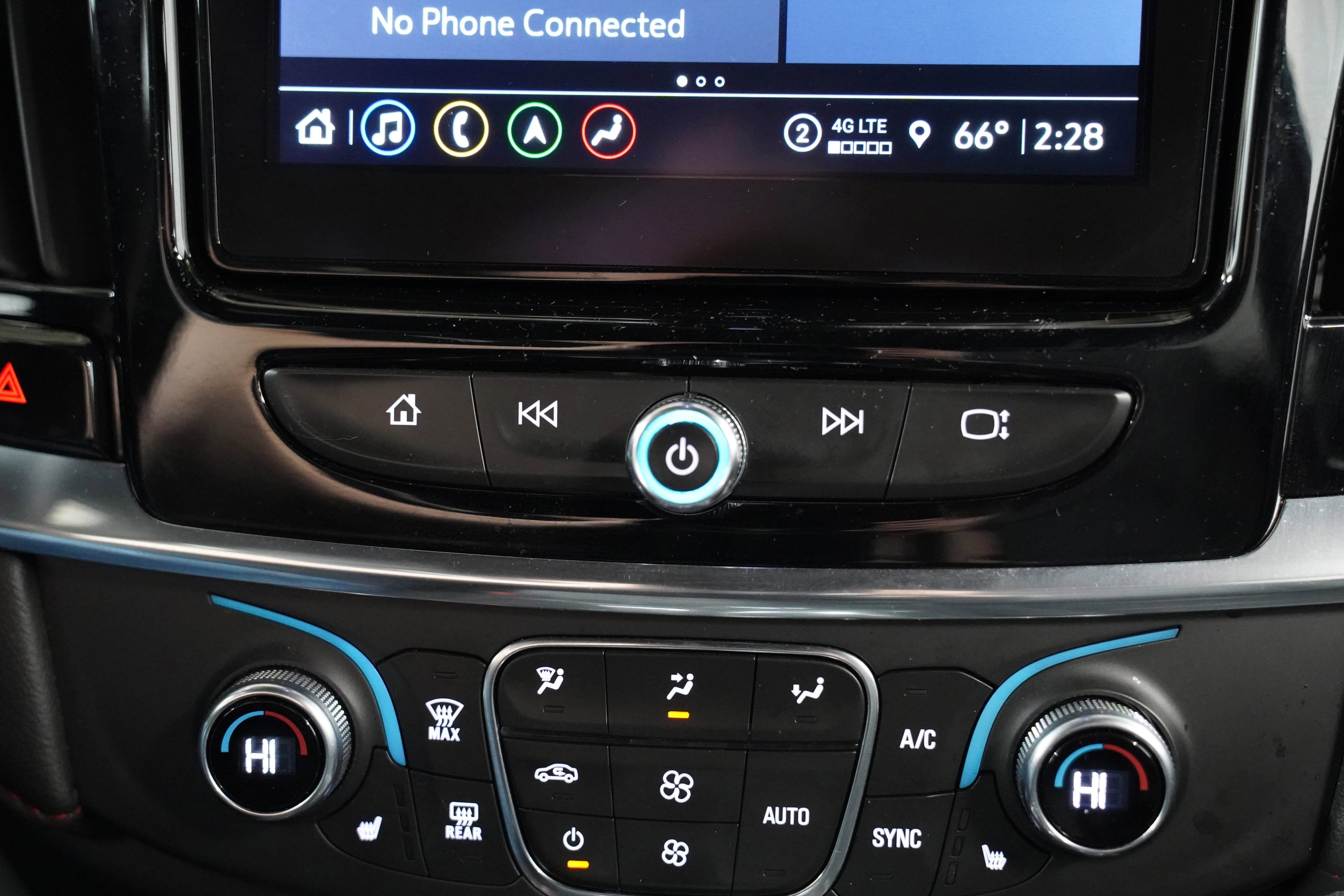 Used 2023 Chevrolet Traverse RS image 28