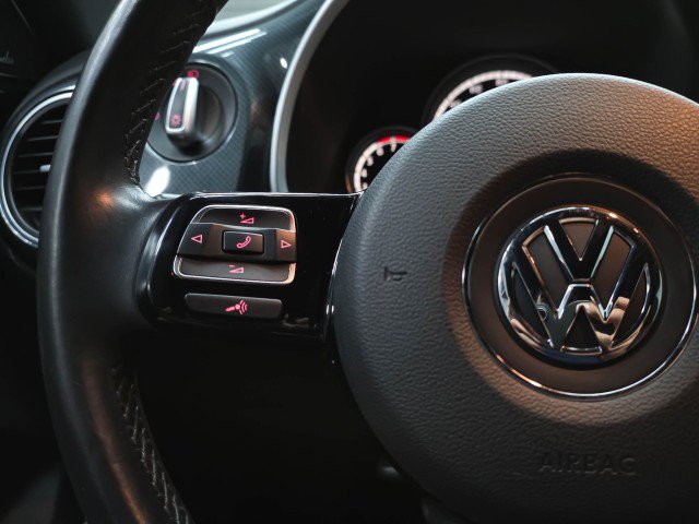 Used 2013 Volkswagen Beetle 2.0T FWD image 18