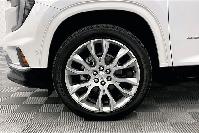 Used 2025 GMC Acadia Denali w/ Super Cruise Package image 10