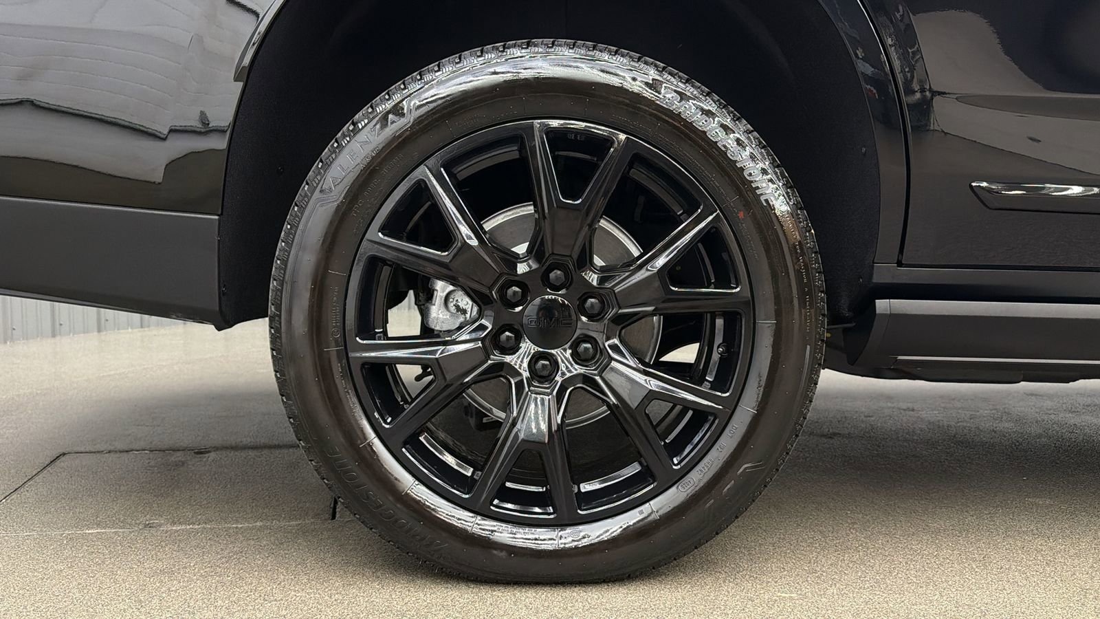 Used 2026 GMC Yukon Denali w/ Sun & Power Step Package AWD/4WD image 11