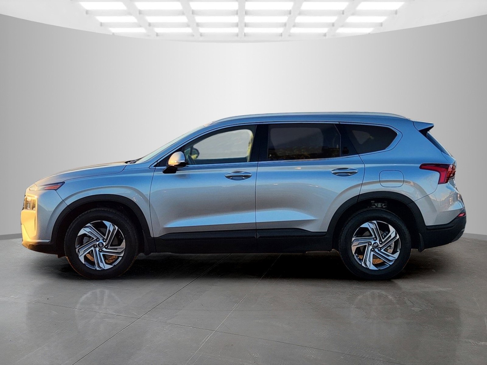 Used 2023 Hyundai Santa Fe SEL image 4