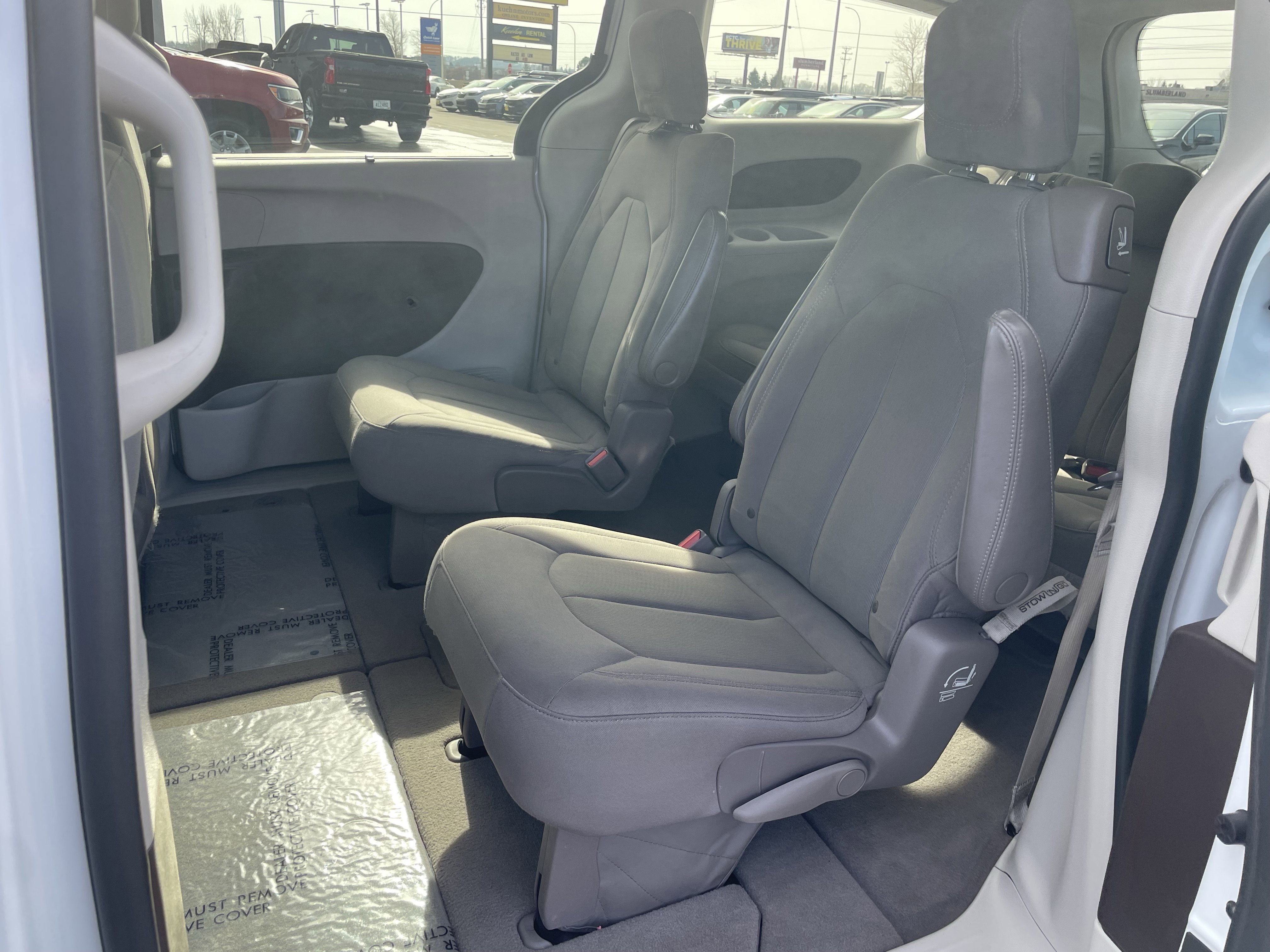Used 2018 Chrysler Pacifica Touring Plus FWD image 24